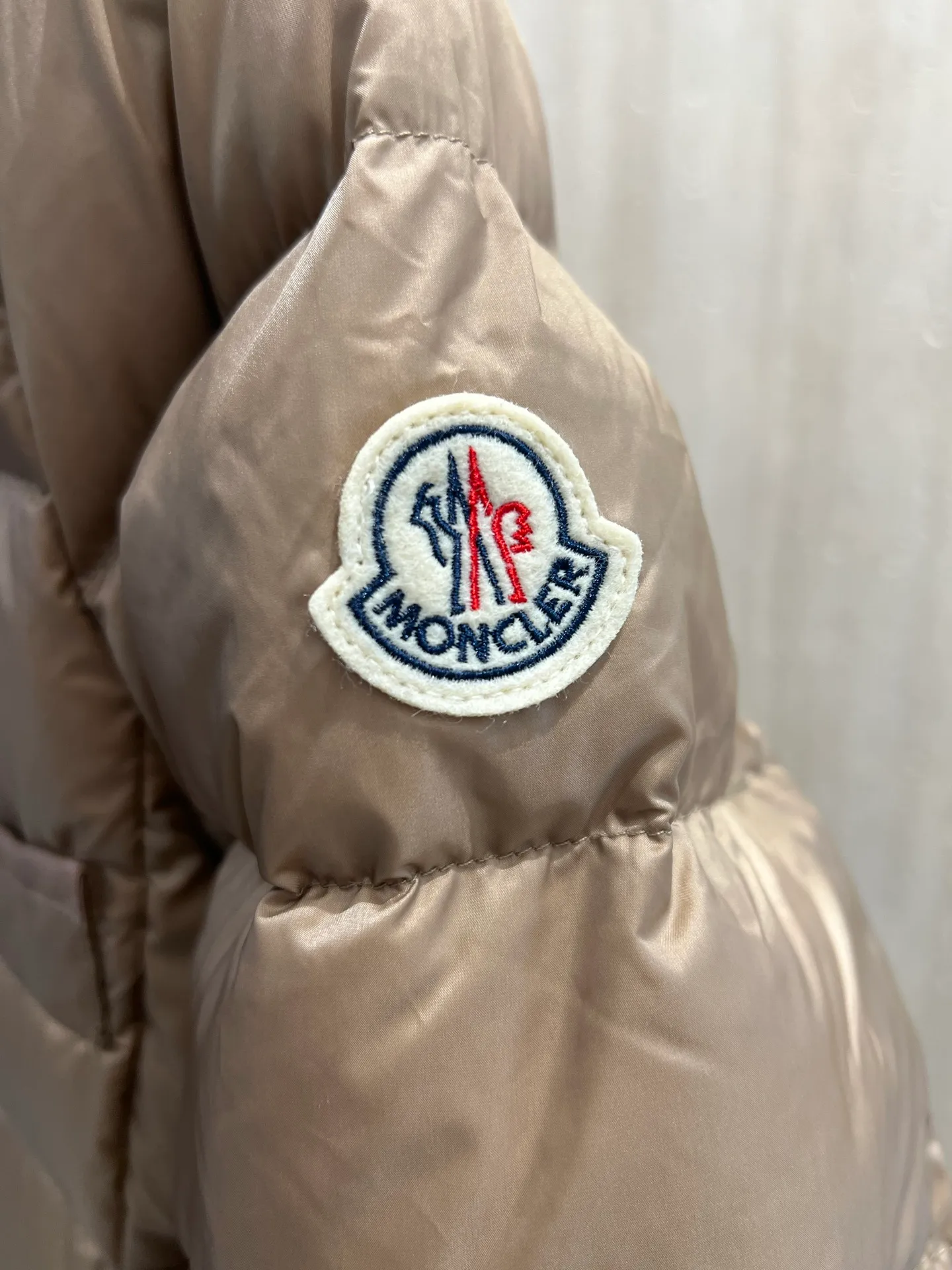 Moncler Hirmafur ， 。 ， ， 。 ， ， 。 ： ：Black Khaki Size：1234